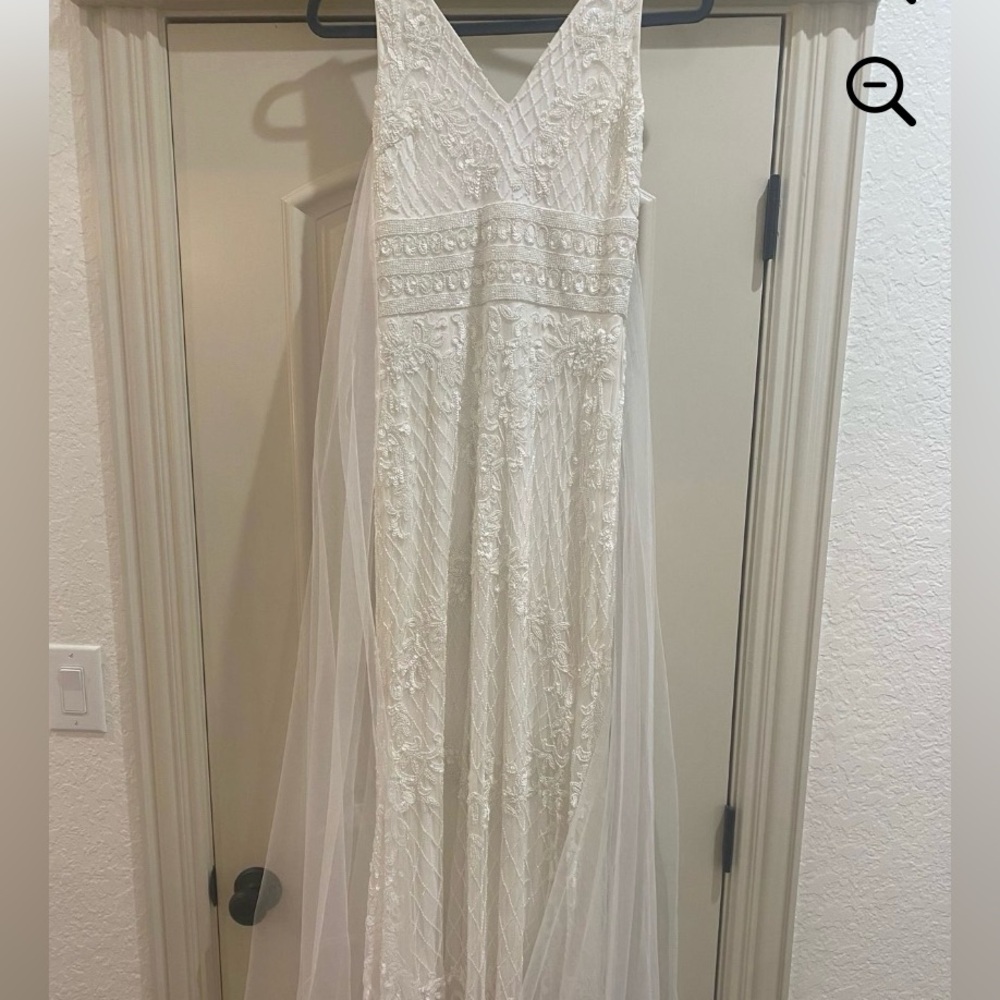 Elegant White Sleeveless Gown